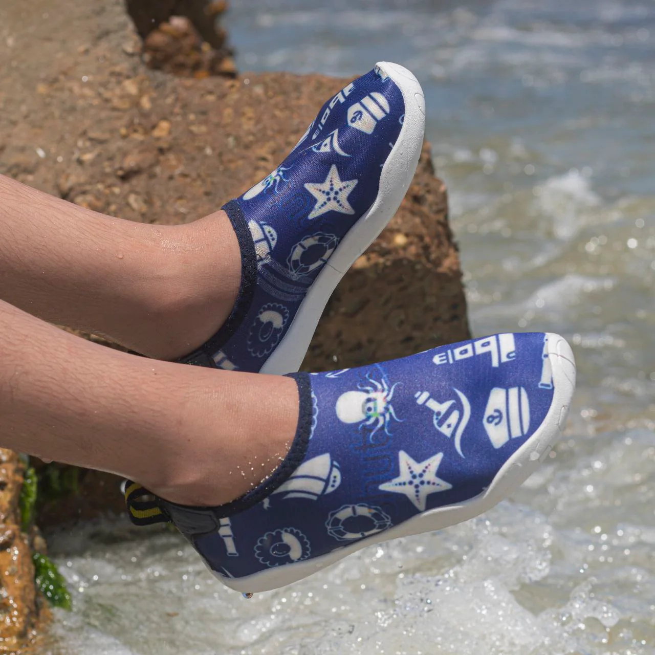 𝐊𝐢𝐝𝐬 𝐰𝐚𝐭𝐞𝐫 𝐬𝐡𝐨𝐞𝐬